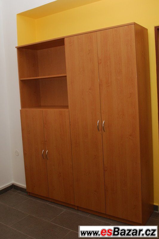 Prodám soubor kancelářského nábytku – fotografie 1