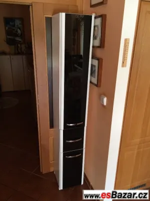 Téměř nová skříň