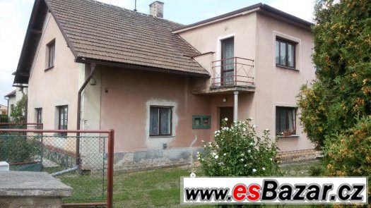 Rodinný dům se zahradou - Valy – fotografie 1