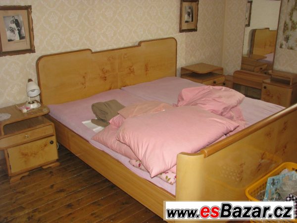 Krásný zachovalý nábytek – fotografie 5