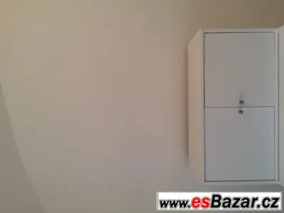 Nábizím závěsnou skřiňku
