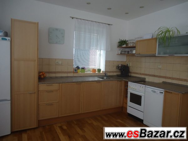 Kuchyňská linka se všemi spotřebiči – fotografie 2