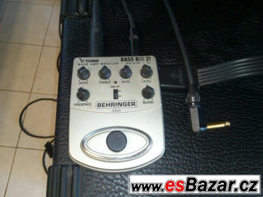 Basové kombo 180 W Behringer – fotografie 5