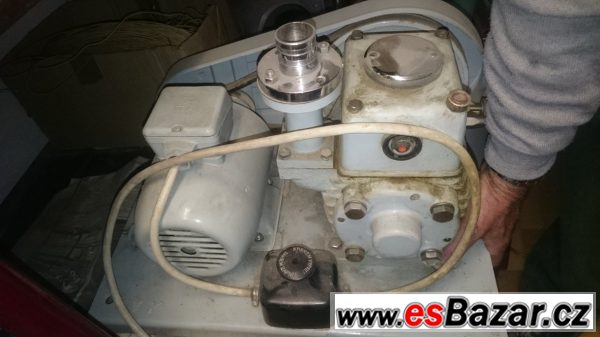 Nepoužitou vývěvu RV 5/2A – fotografie 2