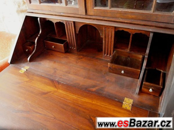 Starý viktoriánský kabinet – fotografie 4