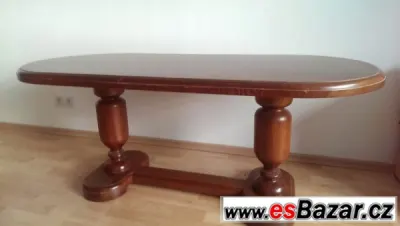 STYLOVÝ KONFERENČNÍ STOLEK