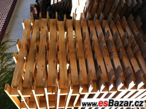 Prodám atypické palety 1,5x1,2 m – fotografie 1