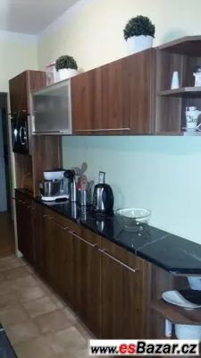 Kuchyňská linka na dvě části