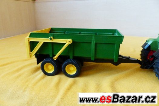Traktor s vlečkou – fotografie 4