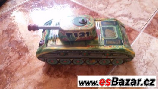 Celoplechový tank T121 – fotografie 1