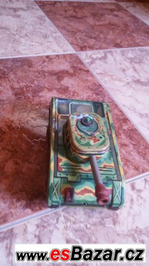 Celoplechový tank T121 – fotografie 3