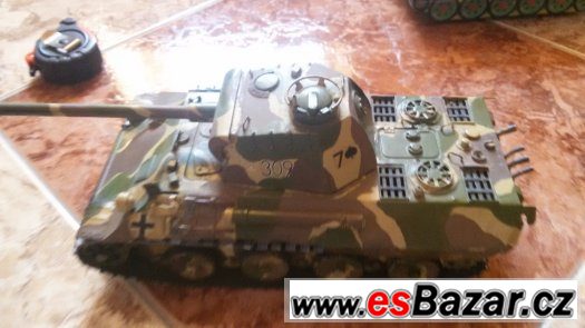 Plechový tank viz. foto – fotografie 1