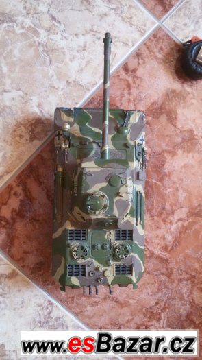 Plechový tank viz. foto – fotografie 2