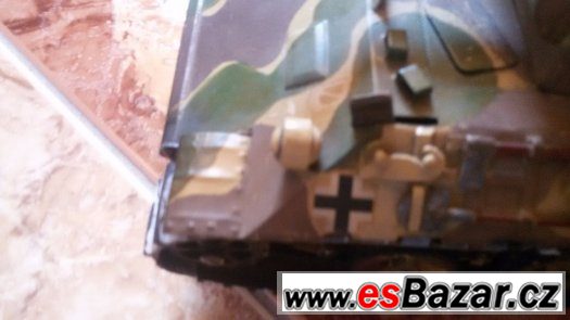 Plechový tank viz. foto – fotografie 3