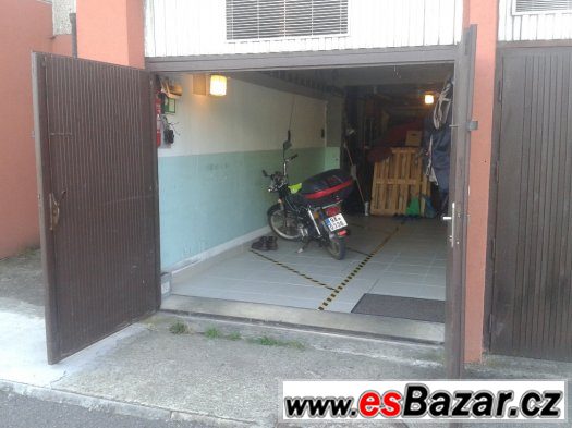 MOTOGARÁŽ – fotografie 2