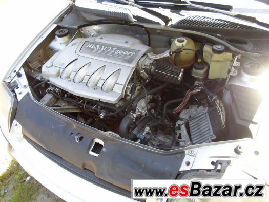 Renault Clio Sport 2,0i 16V 124kW rok 2001 - Náhradní díly – fotografie 4