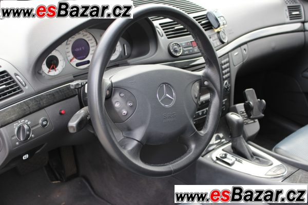 Mercedes-Benz  E  55 AMG 500k – fotografie 3