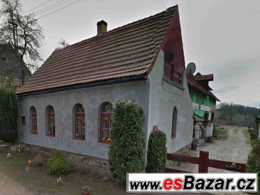 Prodej rodinného domu 81 m² + 250 m² hospodářská budova – fotografie 1