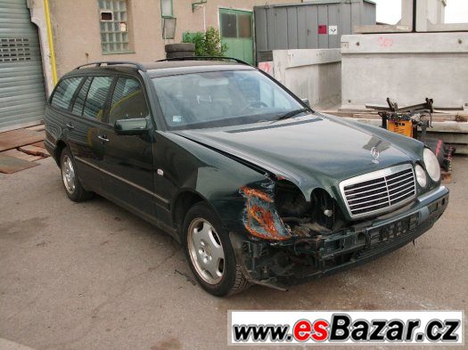 Mercedes E210  combi – fotografie 3