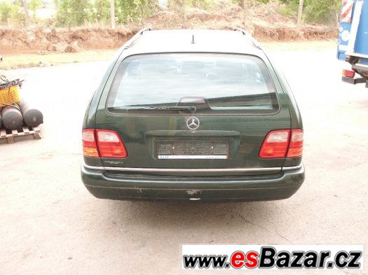 Mercedes E210  combi – fotografie 4
