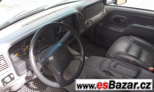 Chevrolet Suburban 2500 – fotografie 4