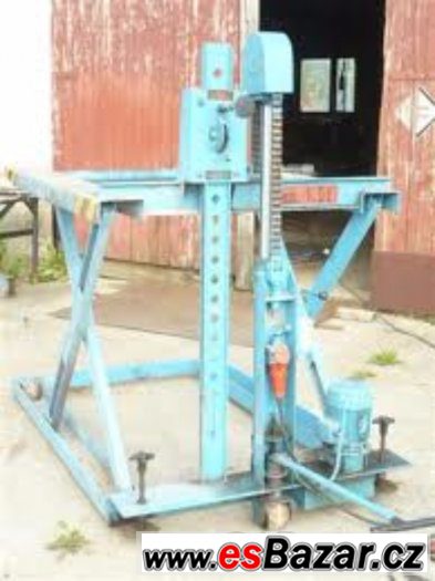 koupím autohevber- autozvedák 1,5t - 2t NDR – fotografie 1