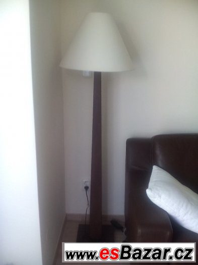 stojací lampa – fotografie 1
