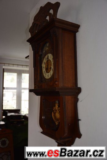 Starožitné, řezbované hodiny Junghans r1905 s balkónkem – fotografie 3