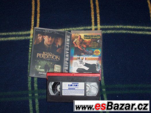 VHS film: Kung prásk – fotografie 2