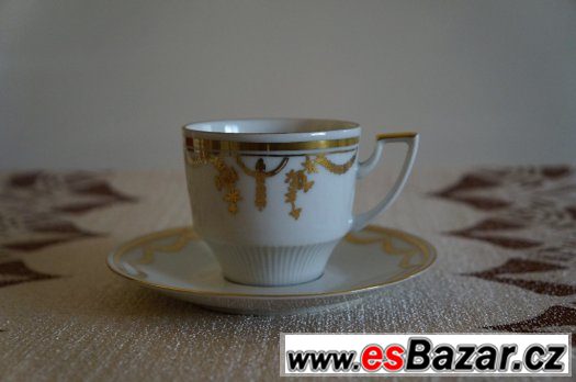 Porcelánový moka hrníček s podšálkem zdobený zlatem – fotografie 1