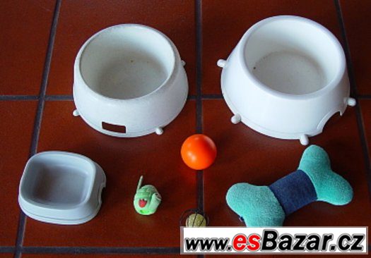 Misky, obojky, vodítka, kniha, VHS, hračky, ochr. bačkorka – fotografie 2