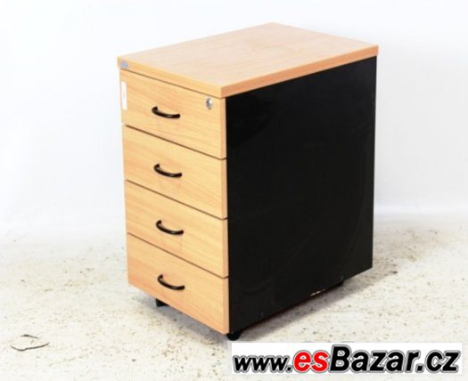 Rohový kancelářský stůl – fotografie 1
