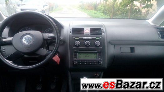 Touran 1.9TDI 74kW Trend 6rychlosti r.v. 2004 – fotografie 4