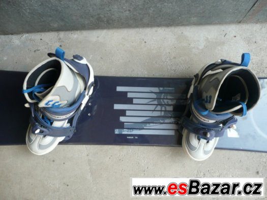 Snowboard s vázáním a botami – fotografie 1