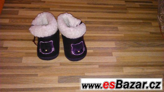TEPLÉ CAPÁČKY HELLO KITTY – fotografie 3