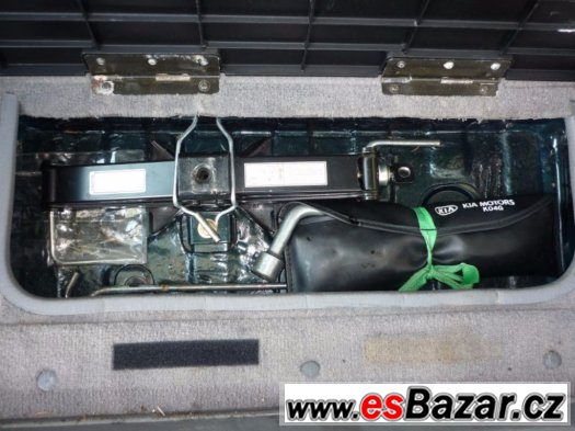 Kia Sportage - nářadí z výbavy vozu, povinná výbava – fotografie 1