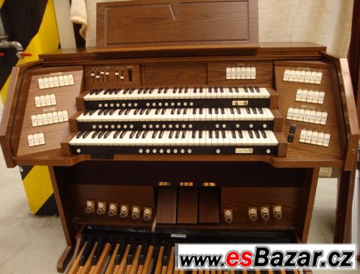 Elektronické varhany s pedály a s lavicí značky Viscount III – fotografie 1