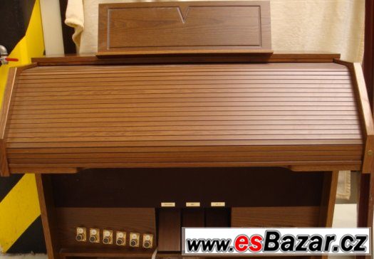 Elektronické varhany s pedály a s lavicí značky Viscount III – fotografie 2