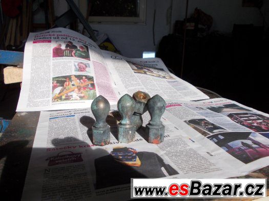 Mosazné koncovky starého hromosvodu – fotografie 1