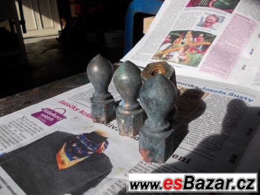 Mosazné koncovky starého hromosvodu – fotografie 2