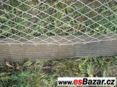 Gumové pásy pod plot