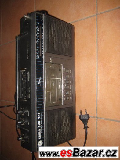 Kazetový přenosný radiomagnetofon Tesla – fotografie 3