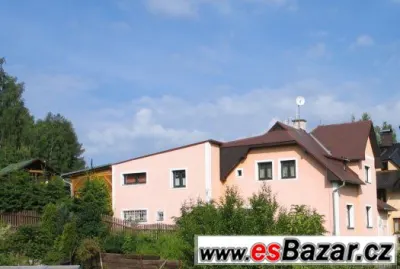 Dvougenerační rodinný dům 180 m2, zahrada 876m2