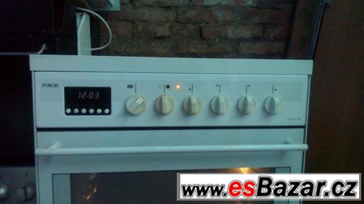 Prodám sklo keramicky sporák 60 cm,horkovzdušná trouba – fotografie 3