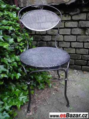 Kovová židle české výroby