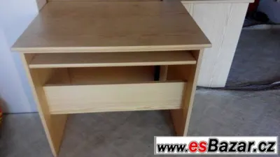 Psací stoly s otočnými židlemi