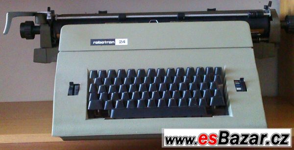 Psací stroj Robotron 24  – fotografie 1