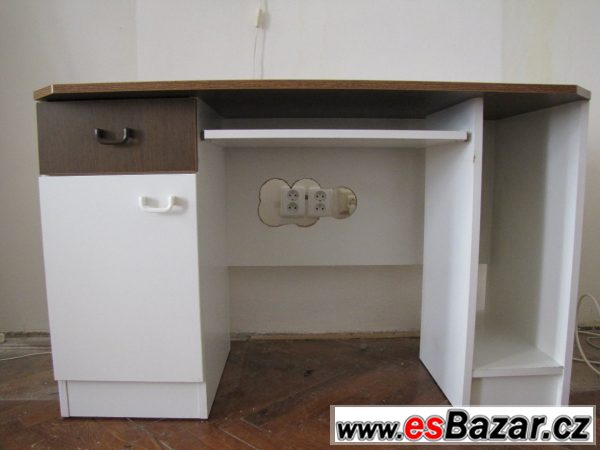 Psací PC  stůl – fotografie 3