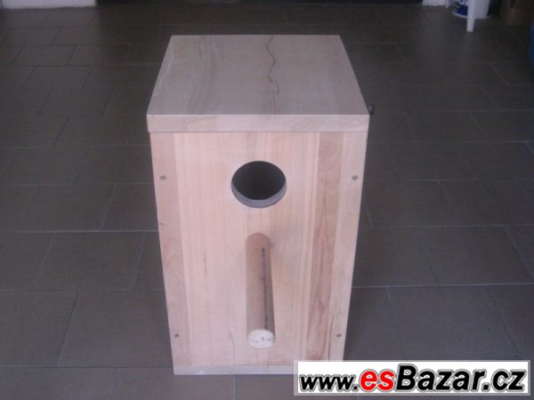 Budka pro žaky z dubového masivu – fotografie 1