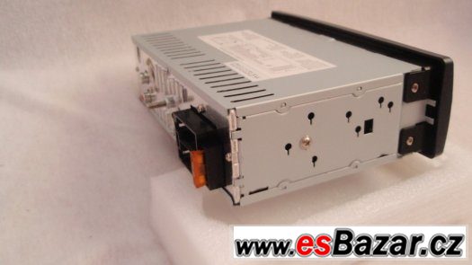 Autorádio MP3 s čtečkou pam. karet SD/MMC, USB vstup, jack – fotografie 4